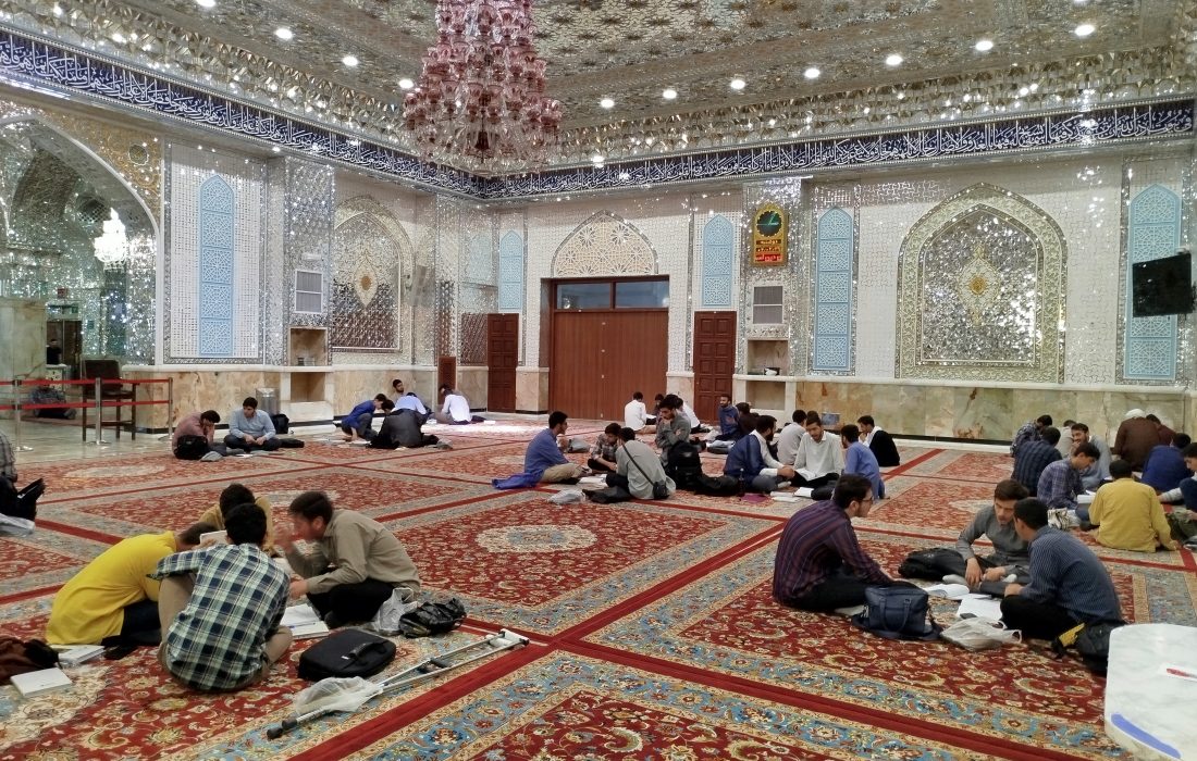 مطالعه و مباحثه طلاب محترم حوزه علمیه حضرت عبدالعظیم؏ در حرم حضرت عبدالعظیم حسنی؏