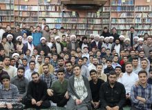 تکریم اساتید معظم توسط طلاب گرامی